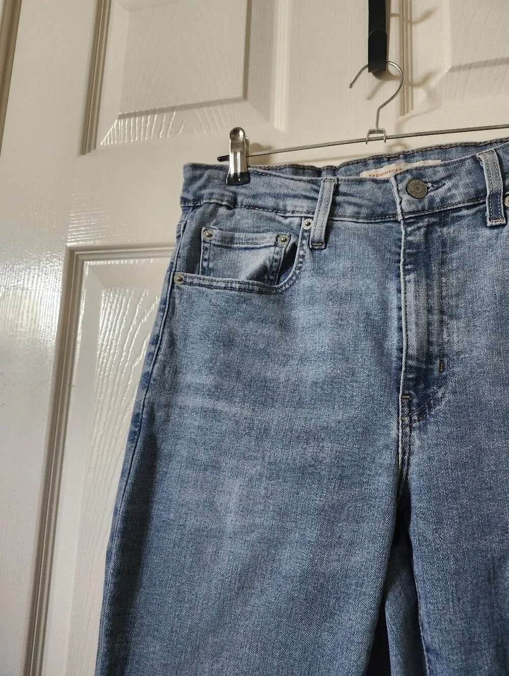 Levis 725 High Rise Bootcut Light Blue Jeans 30